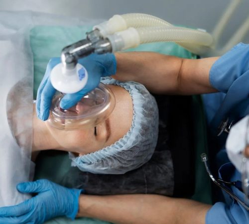 imgi 19 nurse putting oxygen mask patient 23 2149372301 2880w